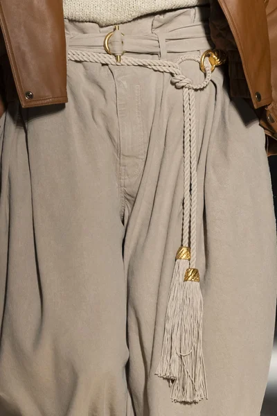 Look 12